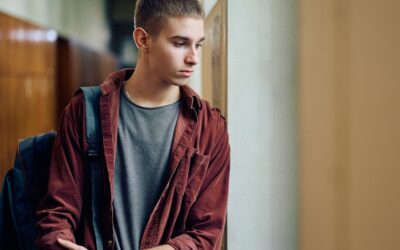 Pęknięte więzi, cyfrowa presja i samotność w tłumie. Dlaczego zdrowie psychiczne naszych dzieci drastycznie się pogarsza?